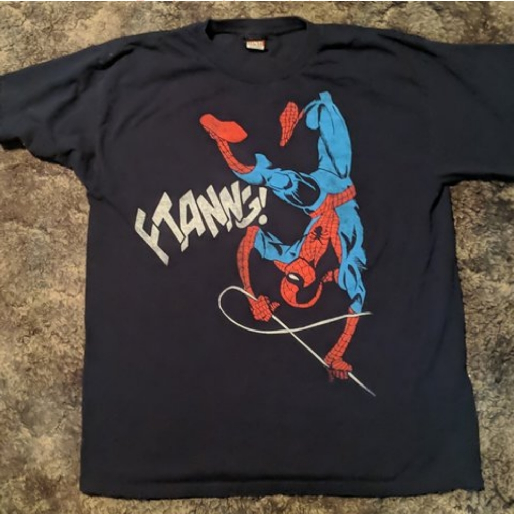 Vintage 2000s marvel spiderman shiry
